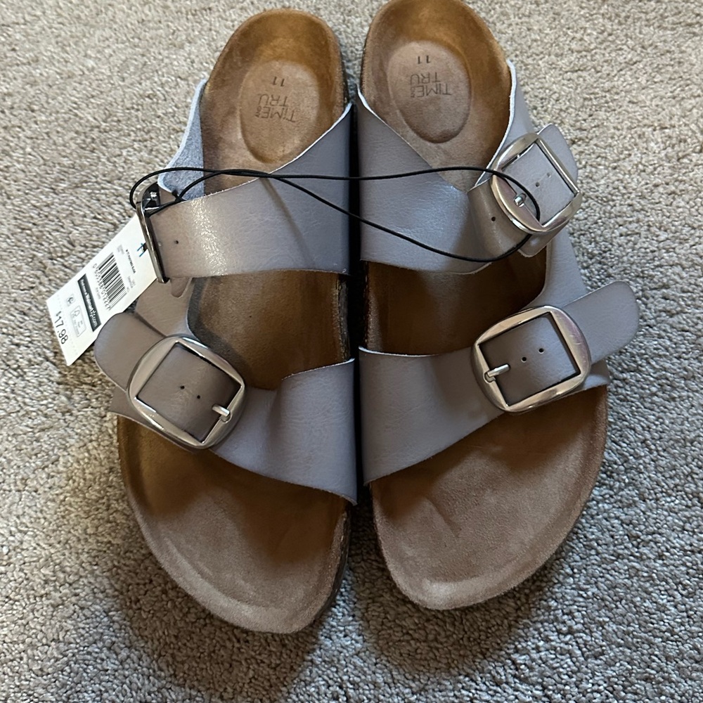 NWT Gray sandals